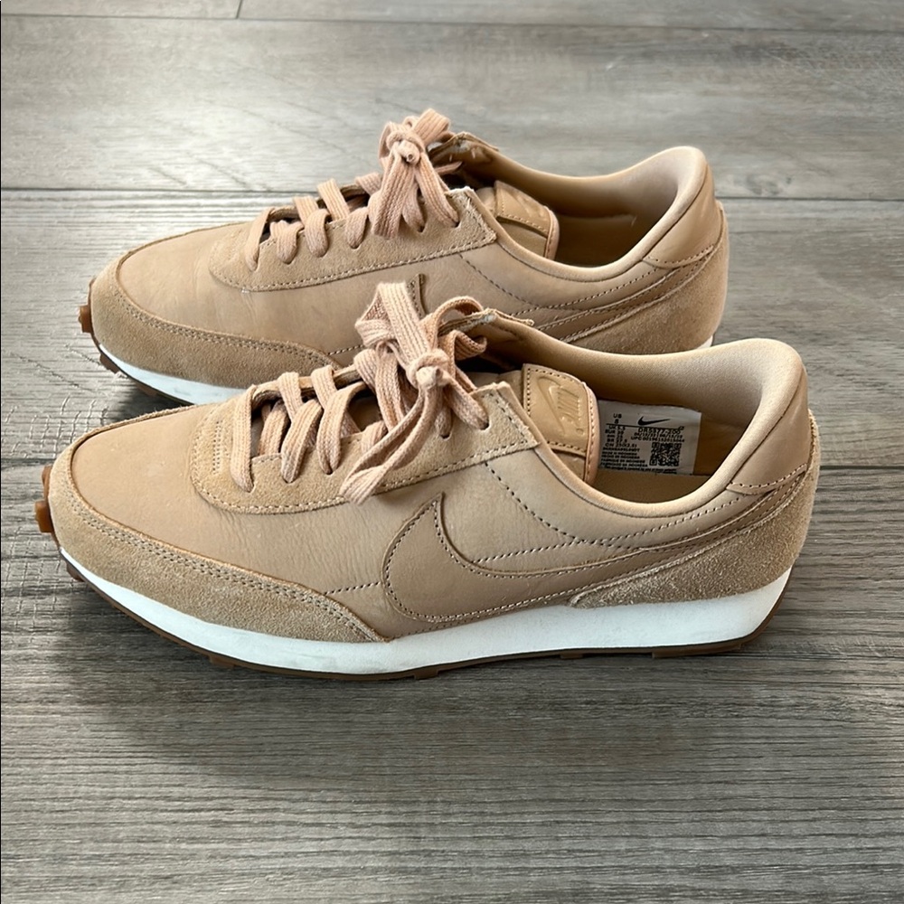 Nike Women's Tan Sneakers